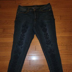 Bandolino Lisbeth Embroidered Jeans sz 14